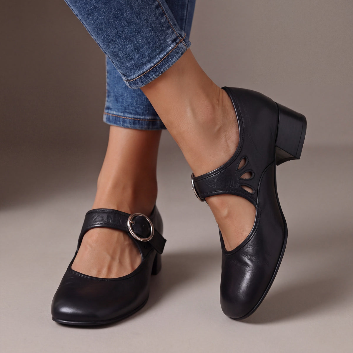 Amelie — Leather Mary Jane Shoes for Women with Low Heel (2)