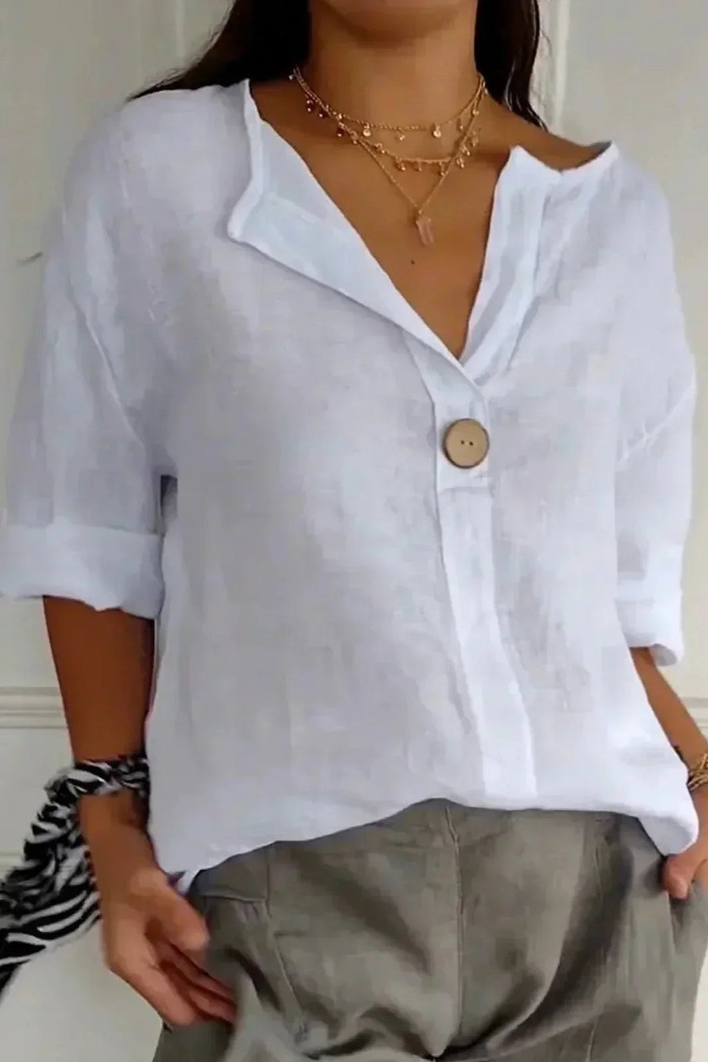 Gaelle — Linen Shirt for Women with V Neck (3)